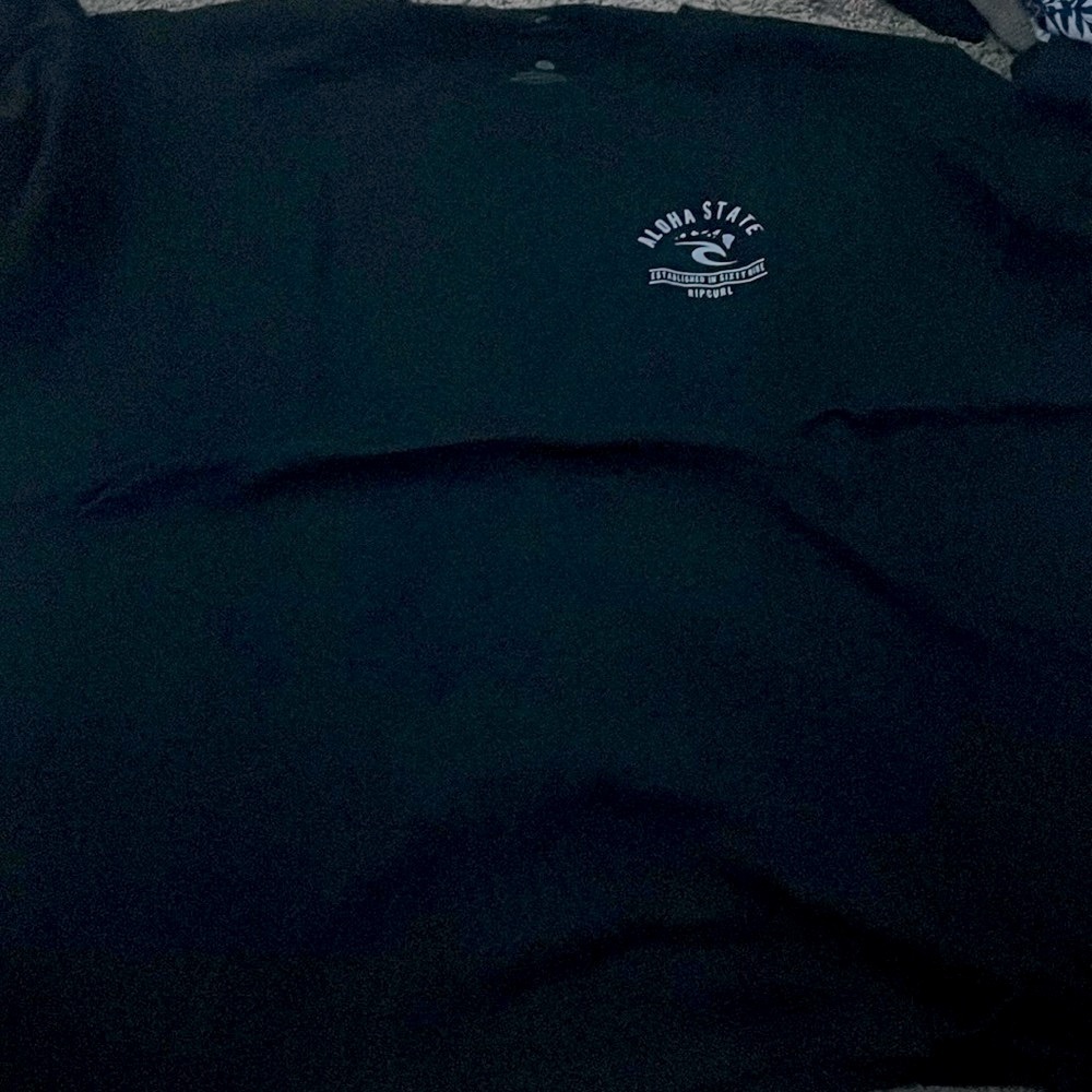 Black Hawaii T-shirt.